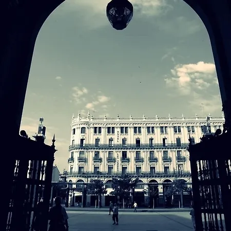 Ξενοδοχείο Pilar Plaza 3*