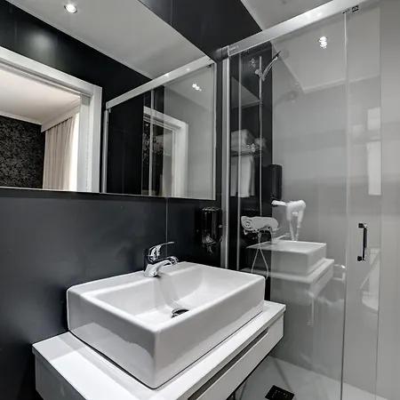 Hotell Pilar Plaza 3*