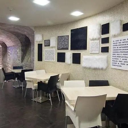 Ξενοδοχείο Pilar Plaza