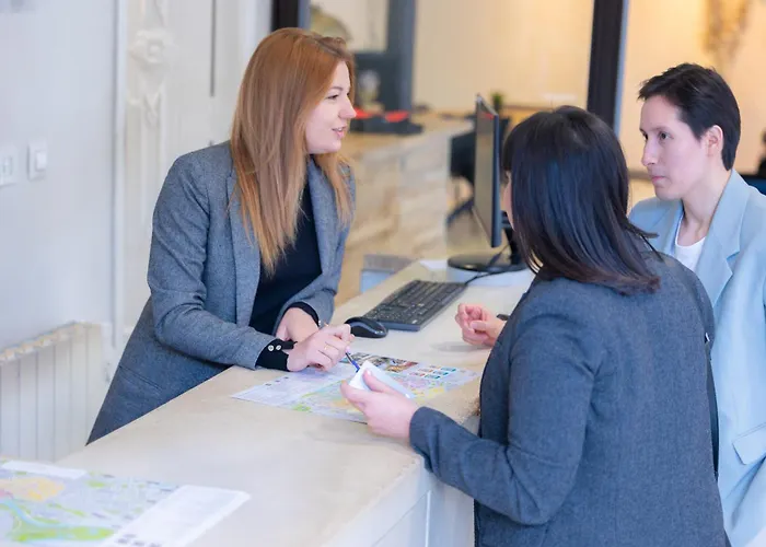 ホテル ピラール プラザ サラゴサ